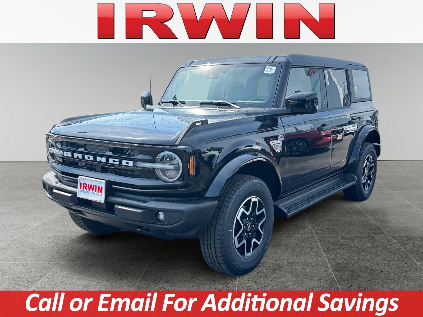 2026 Ford Bronco Outer Banks in Black — front three-quarter view