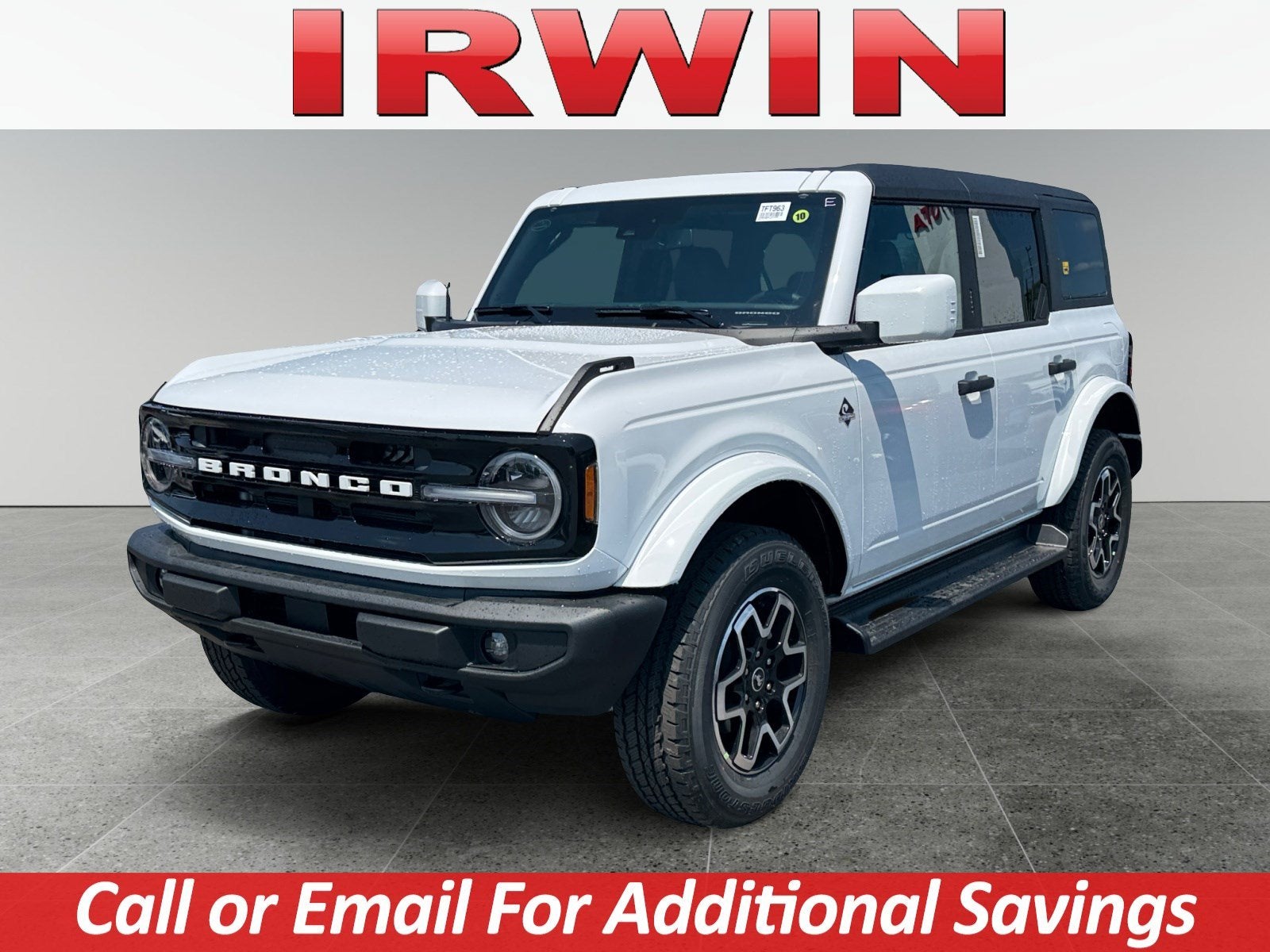 2026 Ford Bronco Outer Banks in White — front three-quarter view